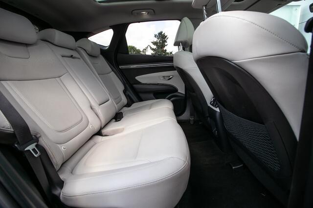 Hyundai TUCSON 1.6 T-GDI PHEV Premium Sky 4WD - All-in rijklrprs | Schuif/-kanteldak | Leer | Stoelv+vent. | Trekhaak