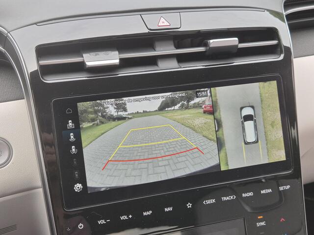 Hyundai TUCSON 1.6 T-GDI PHEV Premium Sky 4WD Automaat / Glazen schuif- en kanteldak / Adaptief CC / Apple Carplay Android Auto / Elektrische achterklep / Rondomzicht camera / Trekgewicht 1350 kg / Stuur-, Stoel en Achterbankverwarming /