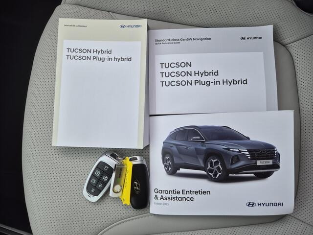 Hyundai TUCSON 1.6 T-GDI PHEV Premium Sky 4WD Automaat / Glazen schuif- en kanteldak / Adaptief CC / Apple Carplay Android Auto / Elektrische achterklep / Rondomzicht camera / Trekgewicht 1350 kg / Stuur-, Stoel en Achterbankverwarming /