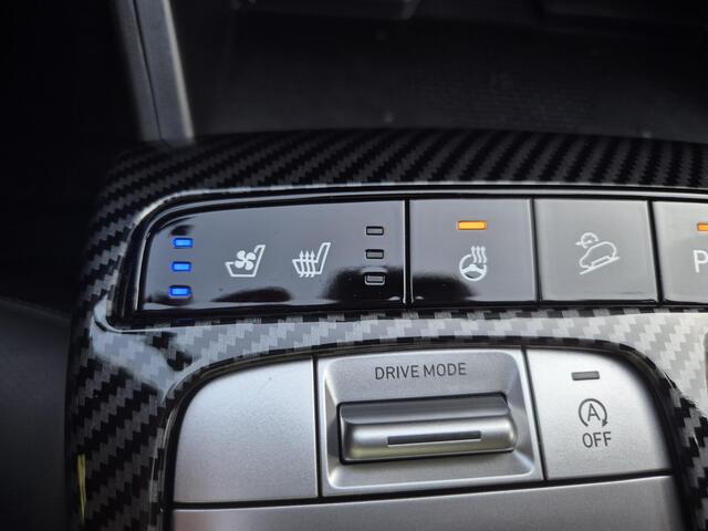 Hyundai TUCSON 1.6 T-GDI MHEV Premium Automaat / Apple Carplay Android Auto / Allseason banden / Stuur-, Stoel en Achterbankverwarming / Adaptief CC / Achteruitrijcamera / Stoelventilatie / Trekgewicht 1650 kg / Elektrische achterklep /