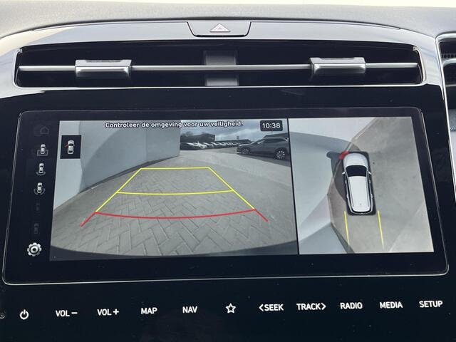 Hyundai TUCSON 1.6 T-GDI PHEV 265pk Premium Sky 4WD / 100% Dealer onderhouden / Trekgewicht 1.350 kg / Elektrisch Glazen schuif- en kanteldak / Elektrische achterklep / Camera 360° / Apple Carplay & Android Auto / Stuur- en stoelverwarming voor en achter / Stoelverkoeli