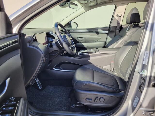 Hyundai TUCSON 1.6 T-GDI PHEV Premium Sky 4WD / Automaat / Dealer onderhouden / Glazen schuif- en kanteldak / Stuur-, stoel- en achterbankverwarming / Trekgewicht 1350 kg / Stoelventilatie / Adaptief CC /