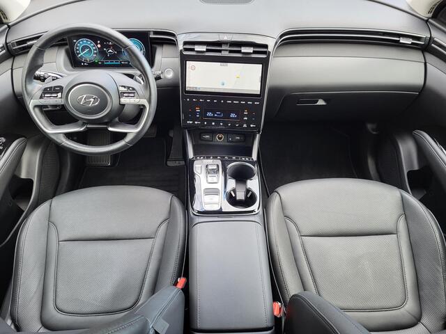 Hyundai TUCSON 1.6 T-GDI PHEV Premium 4WD Automaat / Dealer onderhouden / Trekhaakgewicht 1.350 kg / Elektr. klep en stoelen / Stoelventilatie / Stuur-, stoel- en achterbankverwarming / Navi / Apple Carplay / Android Auto /