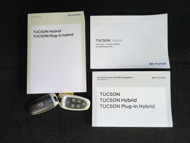 Hyundai TUCSON 1.6 T-GDI PHEV Premium 4WD Automaat / Dealer onderhouden / Trekhaakgewicht 1.350 kg / Elektr. klep en stoelen / Stoelventilatie / Stuur-, stoel- en achterbankverwarming / Navi / Apple Carplay / Android Auto /