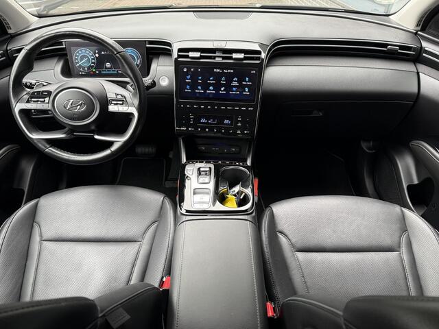 Hyundai TUCSON 1.6 T-GDI HEV Premium / 1ste Eigenaar / Dealer Onderhouden / Trekhaak afneembaar / 1650KG Trekgewicht / Stoel Verwarming+Verkoeling / 360º Camera / Elektrische Stoelen met Geheugen / Elektrische Achterklep /