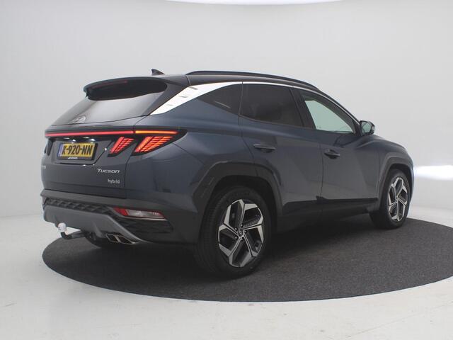 Hyundai TUCSON 1.6 T-GDI HEV Premium / Dealeronderhouden / Afneembare Trekhaak / 1650kg Trekgewicht / Stoel en Stuur Verwarming / 360 Camera / Stoelgeheugen / Verwarmde Achterbank / Navigatie / Lederen bekleding /