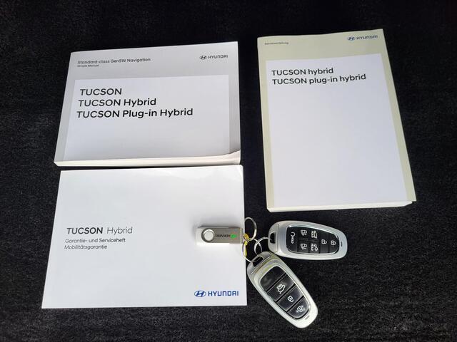 Hyundai TUCSON 1.6 T-GDI PHEV Comfort Smart 4WD Automaat / Apple Carplay Android auto / Stuur-, en Stoelverwarming / Trekgewicht 1350 kg / Achteruitrijcamera / Keyless Entry/Start / Adaptief CC / Elektrische achterklep /