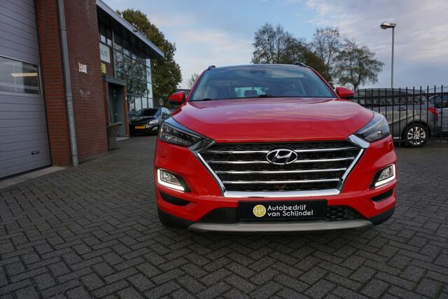 Hyundai TUCSON 1.6 T-GDI 177PK AUTOMAAT PREMIUM LUXE! DEALER ONDERHOUDEN! PANORAMADAK STOELKOELING+VERWARMING LEDER ELECTR.STOELEN 19INCH LMV ADAPTIEVE CRUISE CLIMA CRUISE FULL LED ELECTR.KLEP ENZ...