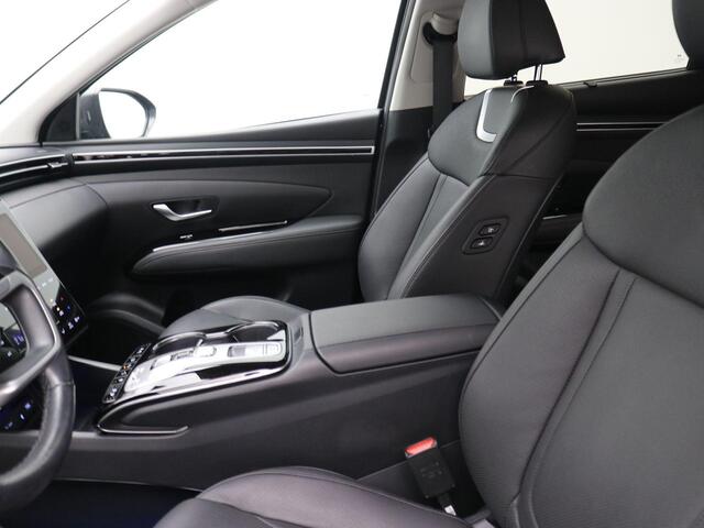 Hyundai TUCSON 1.6 T-GDI PHEV Premium 4WD AUTOMAAT /Trekhaak / 1ste Eigenaar / NL auto / Dealer onderhouden / Navigatie / Lederen bekleding / Stoelverwarming Voor & Achter / Adaptieve Cruise Control /