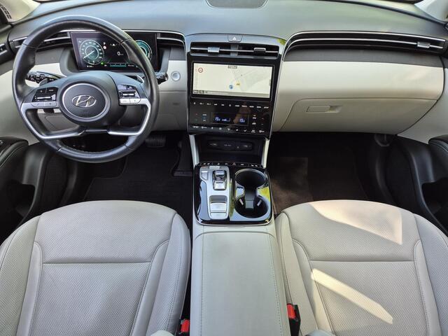 Hyundai TUCSON 1.6 T-GDI PHEV Plug-in Premium 4WD Automaat / Trekgewicht 1350 kg / Elektrische achterklep / Rondomzicht camera Keyless Entry/Start / Adaptief cruise control / Stuur- en Stoelverwarming / Stoelventilatie voor /