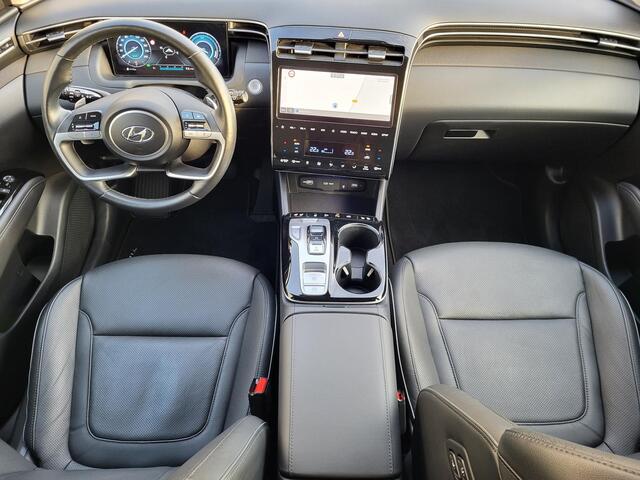 Hyundai TUCSON 1.6 T-GDI PHEV Premium 4WD / Trekhaak (Trekgewicht 1.350kg) / Stuur- en Stoelverwarming / Stoelverkoeling / Adaptieve Cruise Control / 360° Camera / Climate Control / Navigatie full map / Apple Carplay & Android Auto / Elektrisch Verstelbare Voorstoelen m