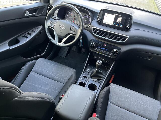 Hyundai TUCSON 1.6 GDI 132pk Comfort | Trekhaak | Navigatie | Side steps | Achteruitrijcamera | Dealer onderhouden |
