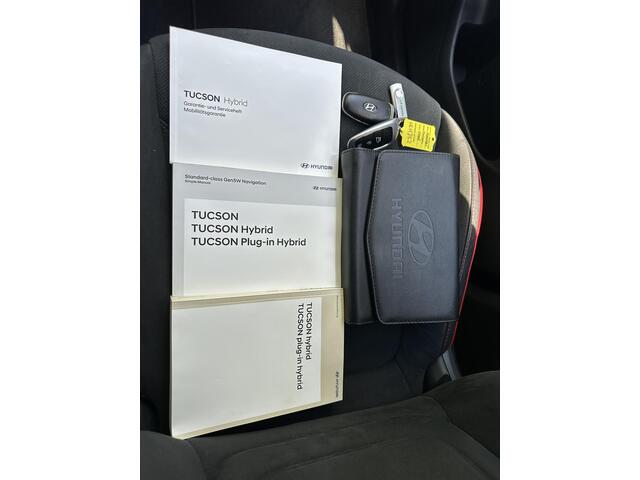 Hyundai TUCSON 1.6 T-GDI PHEV N Line 4WD / tot 10-2026 Fabrieksgarantie / Dealer onderhouden / Trekgewicht 1.350 Kg / Accu SoH 100% / Camera / Adaptief CC / Stuur- en Stoelverwarming / Elektrische klep / Apple Carplay Android Auto /