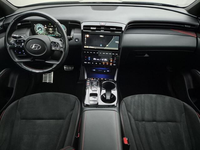 Hyundai TUCSON 1.6 T-GDI PHEV N Line Sky 4WD Automaat / Fabrieksgarantie tot 23-09-2027 / Accu SOH 100% / EAER bereik 62 km bereik stad 74 km / Trekgewicht 1350 kg / Glazen schuif- en kanteldak / Stuur-, Stoel en Achterbank verwarming /