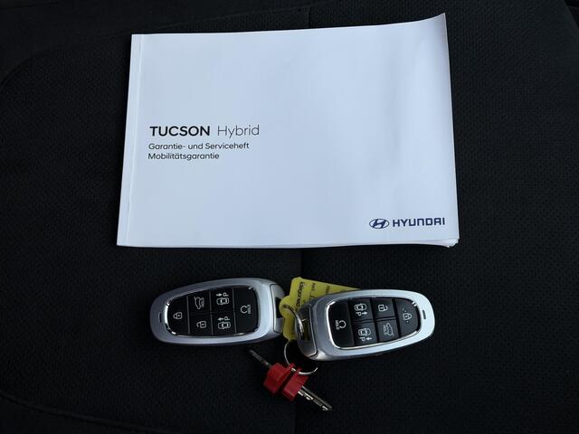 Hyundai TUCSON 1.6 T-GDI PHEV N Line 4WD / SOH 100% / Fabrieksgarantie tot 09-2027 / Dealer onderhouden / Trekhaak 1.350 kg / EAER 62 km / Adaptieve Cruise / Dodehoek / 360 Camera / Stoel & Stuurverwarming / Stoelventilatie /