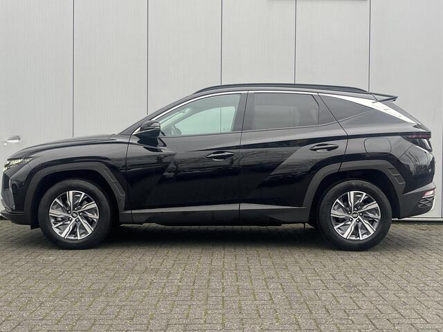 Hyundai TUCSON 1.6 T-GDI HEV Comfort Smart / Elektrische Achterklep / Navigatie / Stoel & Stuurverwarming / Android Auto & Apple CarPlay / Adaptieve Cruise Control / Achteruitrijcamera / Parkeersensoren Voor + Achter / Passagiersstoel In Hoogte Verstelbaar /