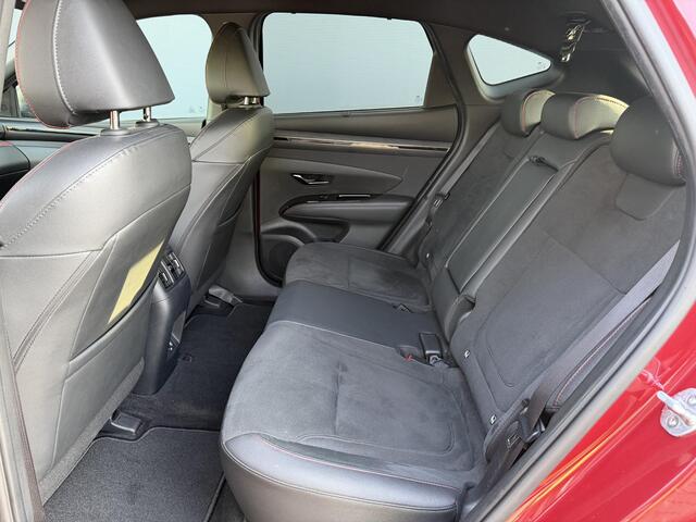 Hyundai TUCSON 1.6 T-GDI PHEV N Line 4WD / tot 10-2026 Fabrieksgarantie / Dealer onderhouden / Trekgewicht 1.350 Kg / Accu SoH 100% / Camera / Adaptief CC / Stuur- en Stoelverwarming / Elektrische klep / Apple Carplay Android Auto /