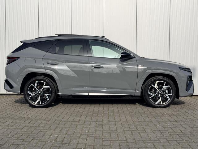Hyundai TUCSON 1.6 T-GDI PHEV N Line Sky / GRATIS TREKHAAK OF ALL-SEASONBANDEN + ¤ 2500 VOORDEEL / Panoramadak / Stoelverkoeling / Stoelverwarming Voor + Achter / Stuurverwarming / 360 Camera / Elek. Bedienbare Voorstoelen / Memory Seat /