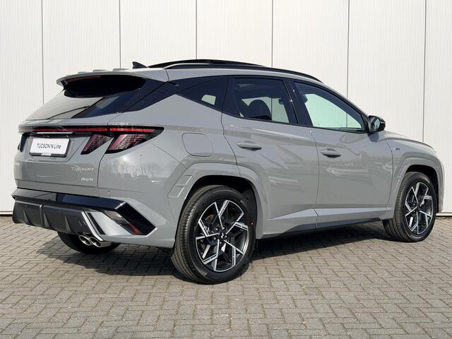 Hyundai TUCSON 1.6 T-GDI PHEV N Line Sky / GRATIS TREKHAAK OF ALL-SEASONBANDEN + ¤ 2500 VOORDEEL / Panoramadak / Stoelverkoeling / Stoelverwarming Voor + Achter / Stuurverwarming / 360 Camera / Elek. Bedienbare Voorstoelen / Memory Seat /