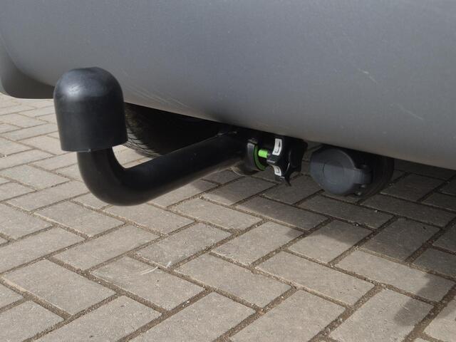 Hyundai TUCSON 1.6 T-GDI PHEV Comfort 4WD Automaat / Dealer onderhouden / Trekhaak 1.350 kg / Navigatie / Trekhaak afneembaar / Camera / Apple Carplay Android / 19" LM + All Season banden / Climate control / Cruise control /