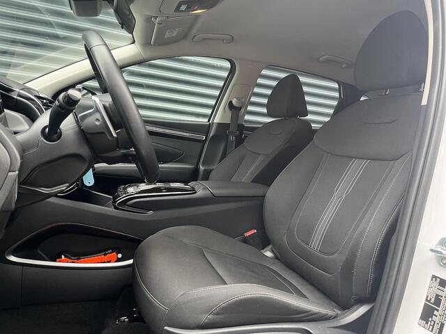 Hyundai TUCSON Comfort 1.6 T-GDI PHEV 265pk 4WD | LAGE KM-STAND! | NAVI | 19'' BI-COLOR LM-VELGEN | 4WD |