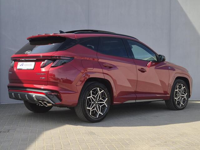 Hyundai TUCSON 1.6 T-GDI PHEV N Line Sky 4WD Automaat / Accu SOH 100% / Dealer onderhouden / Stuur- Stoel & Achterbankverwarming / Trekgewicht 1350 kg / Elektrische achterklep / Glazen schuif- en kanteldak / Rondomzicht camera / Adaptief cruise control /