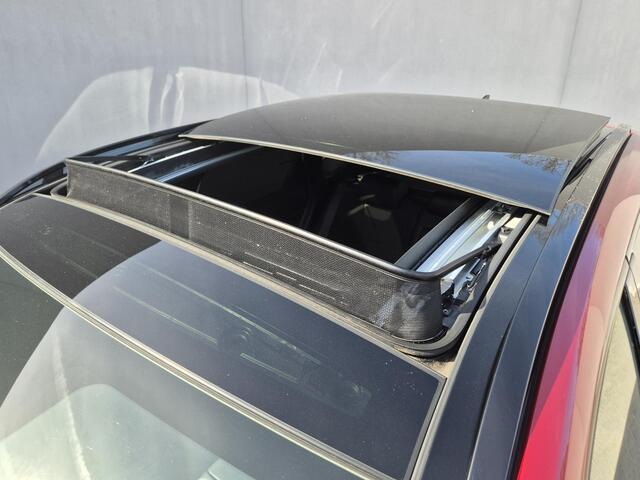 Hyundai TUCSON 1.6 T-GDI PHEV N Line Sky 4WD Automaat / Accu SOH 100% / Dealer onderhouden / Stuur- Stoel & Achterbankverwarming / Trekgewicht 1350 kg / Elektrische achterklep / Glazen schuif- en kanteldak / Rondomzicht camera / Adaptief cruise control /