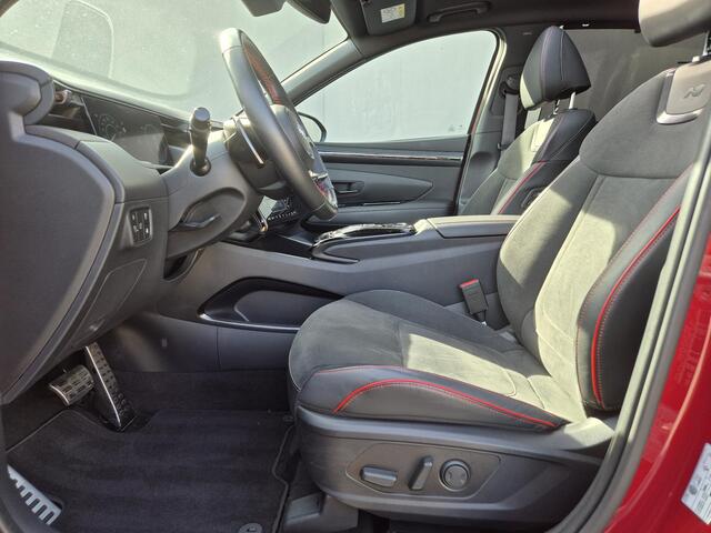 Hyundai TUCSON 1.6 T-GDI PHEV N Line Sky 4WD Automaat / Accu SOH 100% / Dealer onderhouden / Stuur- Stoel & Achterbankverwarming / Trekgewicht 1350 kg / Elektrische achterklep / Glazen schuif- en kanteldak / Rondomzicht camera / Adaptief cruise control /