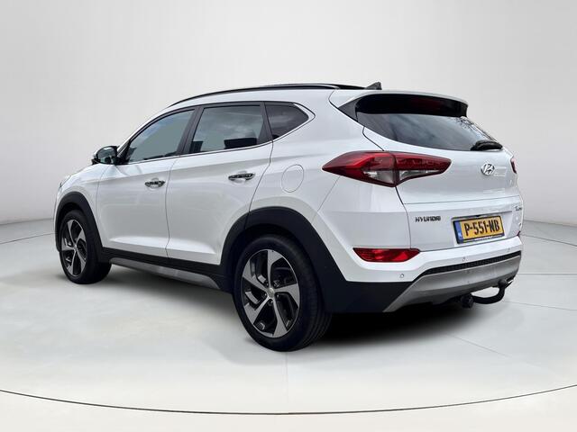 Hyundai TUCSON 1.6 T-GDi Premium 4WD | 1.600kg trekgewicht! | Trekhaak | Stoel en stuurverwarming | Dodehoekdetectie | achterbankverwarming | Elektrische achterklep |