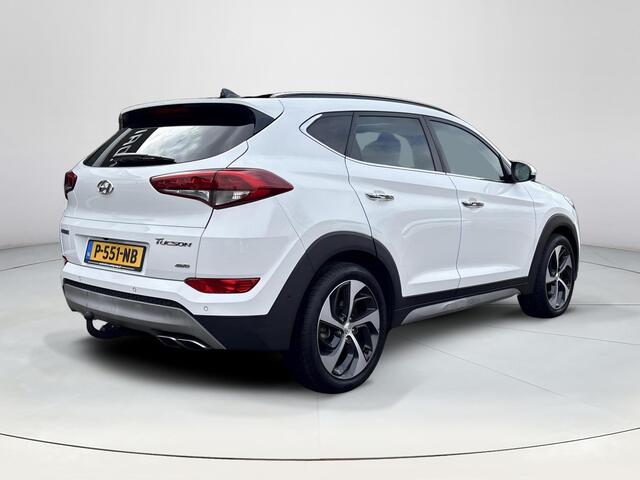 Hyundai TUCSON 1.6 T-GDi Premium 4WD | 1.600kg trekgewicht! | Trekhaak | Stoel en stuurverwarming | Dodehoekdetectie | achterbankverwarming | Elektrische achterklep |