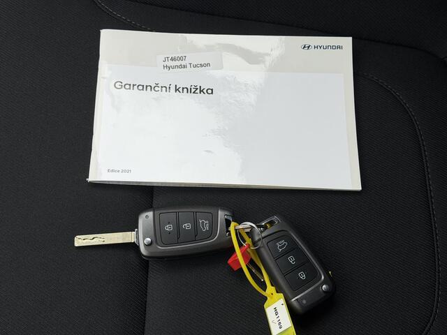 Hyundai TUCSON 1.6 T-GDI PHEV 265pk Comfort 4WD Automaat / Afnb. Trekhaak / Dealer Onderhouden / Trekgewicht 1350 Kg / ACC / Navigatie / Camera / Stoelverwarming / Stuurwiel Verwarming / Apple Carplay Android / Dodehoek Detectie / Dodehoek Detectie /