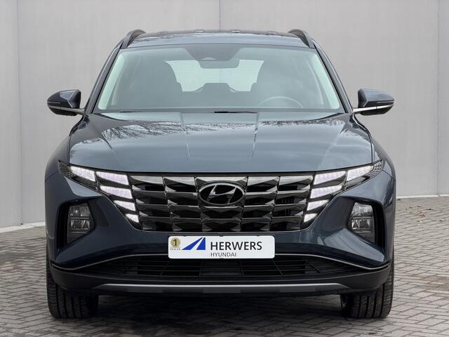 Hyundai TUCSON 1.6 T-GDI PHEV 265pk Comfort 4WD Automaat / Afnb. Trekhaak / Dealer Onderhouden / Trekgewicht 1350 Kg / ACC / Navigatie / Camera / Stoelverwarming / Stuurwiel Verwarming / Apple Carplay Android / Dodehoek Detectie / Dodehoek Detectie /