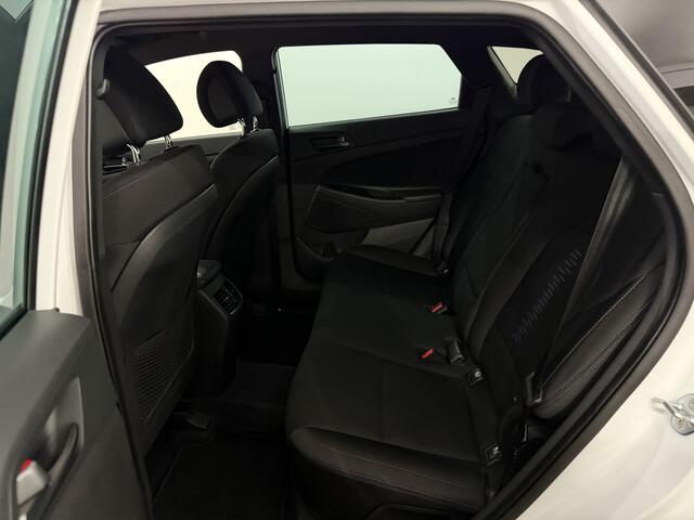 Hyundai TUCSON 1.6 T-GDi Comfort Camera, Navi, Cruise control, Winterpakket, Apple carplay, Rijstrook correctie, Lichtmetalen velgen, Trekhaak