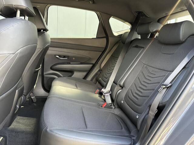 Hyundai TUCSON 1.6 T-GDI HEV Pure Edition / ¤ 45390,- Rijklaar / Stoel+Stuur Verwarming / Navigatie / Apple Carplay&Android Auto / Adaptive Cruise /