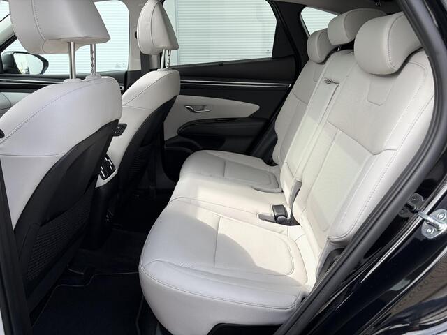Hyundai TUCSON 1.6 T-GDI PHEV Premium Sky 4WD / Trekhaak ( 1350 kg ) / Achterbank verwarmd / Stoel verkoeling en verwarming voor / Elektrisch glazen panorama-dak /