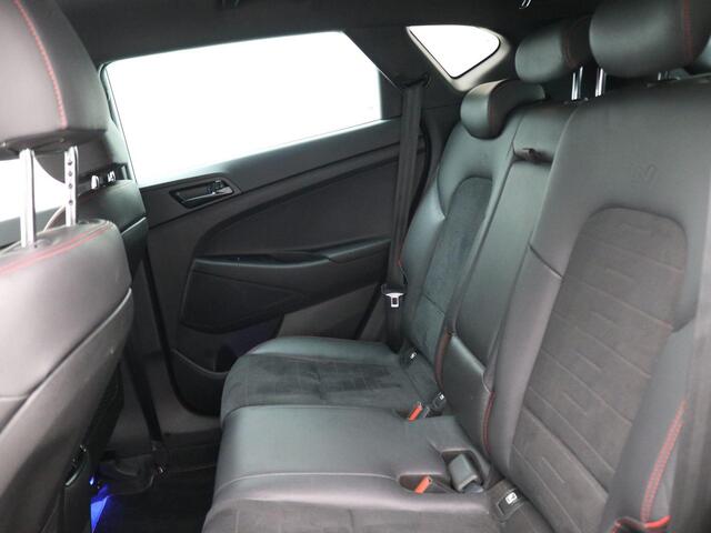 Hyundai TUCSON 1.6 T-GDI N-Line AUTOMAAT / 1600KG Trekgewicht / Adaptieve Cruise Control / Navigatie / 360 Camera / Parkeersensoren voor & achter / Historie bekend /