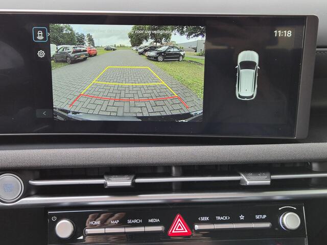 Hyundai TUCSON 1.6 T-GDI PHEV Premium Sky / Fabrieksgarantie tot 09-2029 / Dealer onderhouden / All season banden / Glazen schuif- en kanteldak / / Head Up Display / Rondomzicht camera / Stuur- Stoel & Achterbank verwarming / Elektrische achterklep / Stoelventilatie /