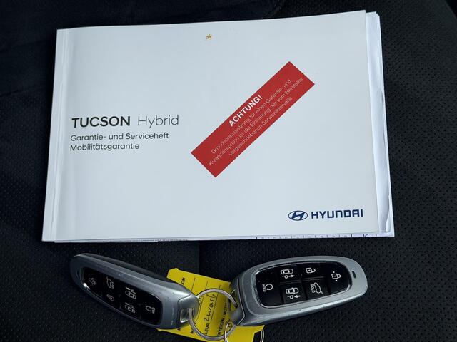 Hyundai TUCSON 1.6 T-GDI PHEV N Line Sky 4WD / Dealer onderhouden / Panorama schuifdak / Fabrieksgarantie tot 11-2027 / Elektrische klep & stoelen / Navigatie / Apple Carplay Android / Stoelventilatie / Adaptieve Cruise / Stuur-, stoel- & achterbankverwarming /
