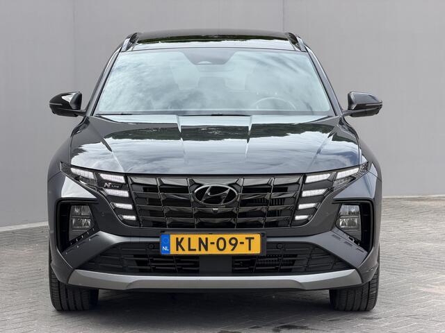 Hyundai TUCSON 1.6 T-GDI PHEV N Line Sky 4WD / Dealer onderhouden / Panorama schuifdak / Fabrieksgarantie tot 11-2027 / Elektrische klep & stoelen / Navigatie / Apple Carplay Android / Stoelventilatie / Adaptieve Cruise / Stuur-, stoel- & achterbankverwarming /