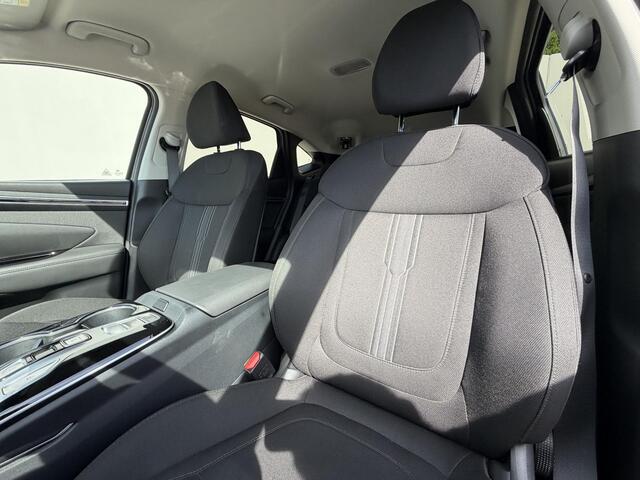 Hyundai TUCSON 1.6 T-GDI PHEV Comfort Smart 4WD / Fabrieksgarantie tot 4-2027 / Volledig Onderhouden / Stoel & Stuurwiel Verwarming / Adaptieve Cruise / Dodehoek Detectie / Elektr. Achterklep / Apple Carplay & Android Auto / DAB /