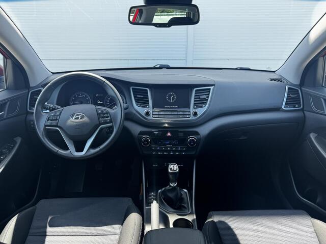 Hyundai TUCSON 1.6 GDi Comfort / Navigatie / Trekhaak (1400KG) / Climate Control / Stoelverwarming / Boekjes aanwezig /