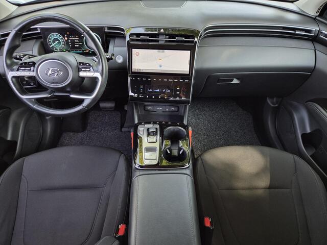 Hyundai TUCSON 1.6 T-GDI HEV Comfort Smart / trekhaak vast / Trekgewicht 1650 kg / Elektrische achterklep / Stuur- & Stoelverwarming / Achteruitrijcamera / Adaptief cruise control / Draadloze telefoon lader / Keyless Entry/Start / Apple Carplay Android Auto /