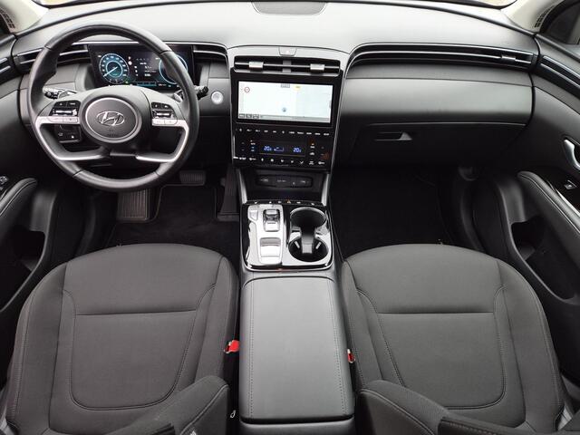 Hyundai TUCSON 1.6 T-GDI PHEV Comfort Smart 4WD / Fabrieksgarantie tot 05-2027 / Dealer onderhouden / Stuur- & Stoelverwarming / Elektrische Achterklep / Trekgewicht 1350 kg / Achteruitrijcamera / Apple Carplay Android Auto / EAER bereik 62 km