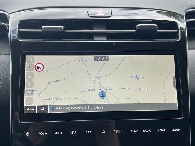 Hyundai TUCSON 1.6 T-GDI PHEV Comfort Smart Sky 4WD / Dealer onderhouden / SoH accu 100 % / Panorama schuifdak / 1.350 kg trekgewicht / Navigatie / Apple Carplay Android / Stuur- en stoelverwarming / 19"LM wielen /