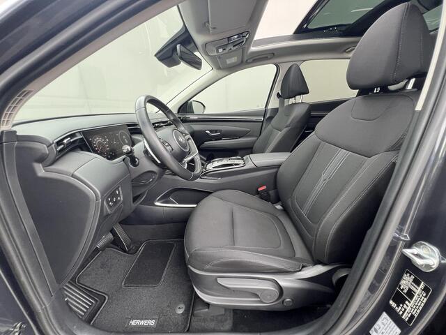 Hyundai TUCSON 1.6 T-GDI PHEV Comfort Smart Sky 4WD / Dealer onderhouden / SoH accu 100 % / Panorama schuifdak / 1.350 kg trekgewicht / Navigatie / Apple Carplay Android / Stuur- en stoelverwarming / 19"LM wielen /