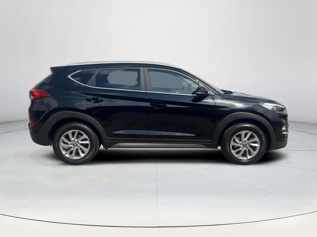 Hyundai TUCSON 1.6 GDi Go! Cruise Control | Navigatie | Bluetooth | Afneembare Trekhaak |Stoel Verwarming | Achterbank Verwarming | Lane Assist | Lichtmetalen Velgen | Dealer Onderhouden |