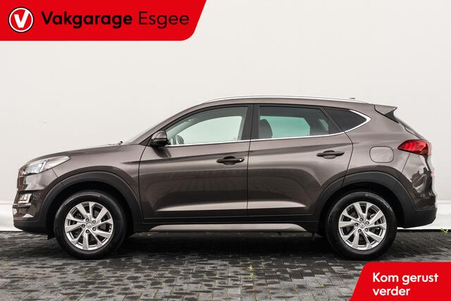 Hyundai TUCSON 1.6 131 PK GDI Comfort | Uniek | Ned Auto | 1 e eigenaar | 18.000 Km | Trekhaak | | Clima | Navigatie | Dab Audio | Cruise | 17 inch Lmv | Pdc V/A | Achteruitrijcamera |