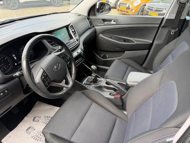 Hyundai TUCSON 1.6 T-GDi Comfort PANORAMADAK | CAMERA | TREKHAAK | STOELVERWARMING | STUURVERWARMING | NAVIGATIE | LED | AIRCO/ECC | CRUISECONTROL | APPLE CARPLAY / ANDROID AUTO