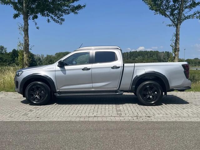 Isuzu D-MAX V-Cross MY25 Double Cab verlengd 5-persoons BPM vrij trekhaak 3500 Kg trekgewicht