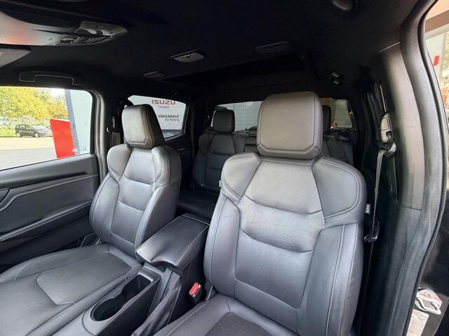 Isuzu D-MAX 1.9 Double Cab lang V-Cross | Radio | Camera | bescherm Coating in laadbak |